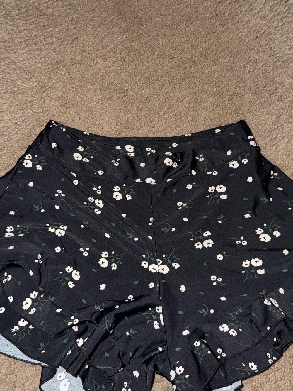 Geode Swim Black Floral Ruffle Hem Women's Swim Shorts - Picture 2 of 5